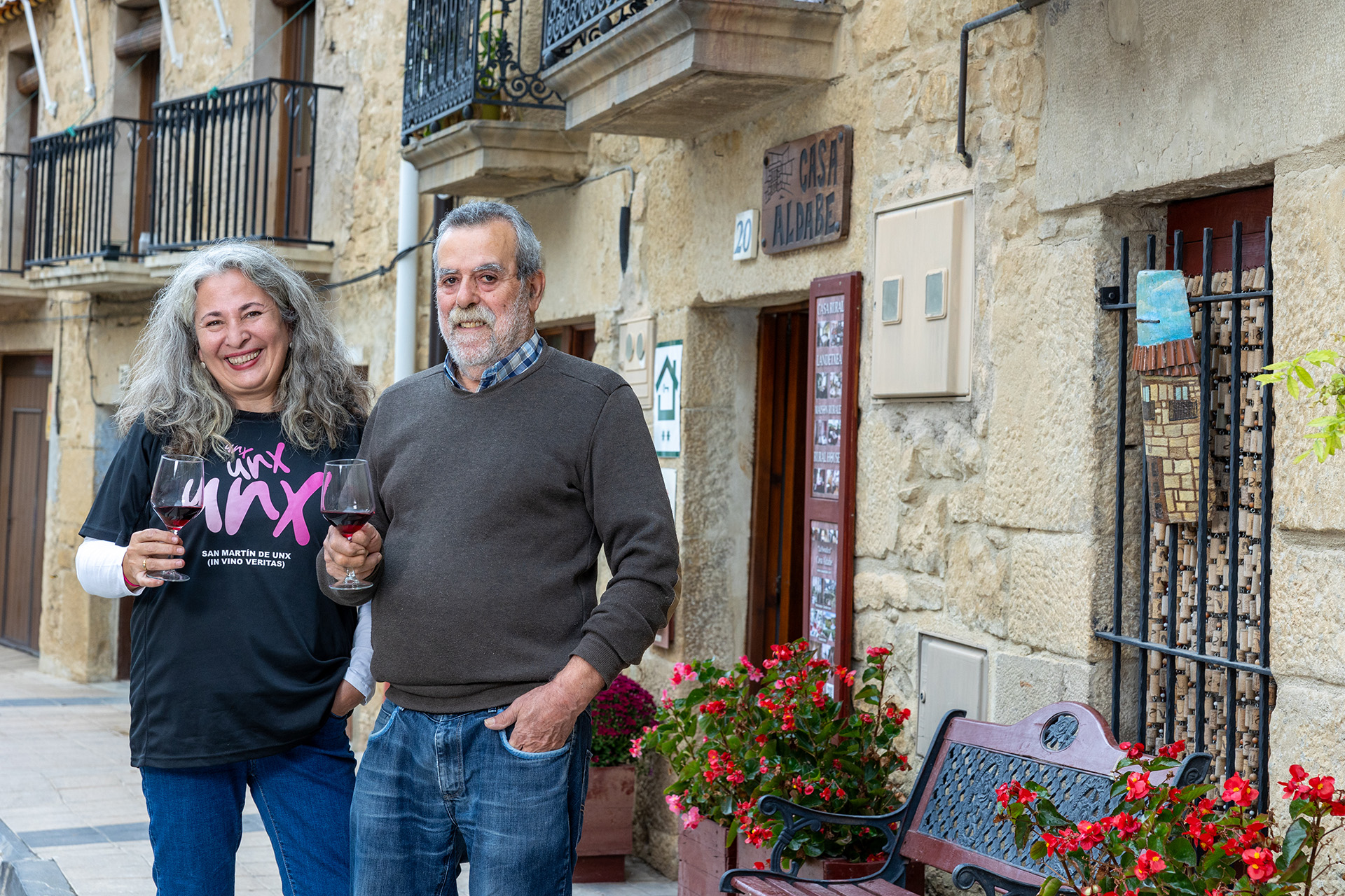 ¡Aquí la calma se vive despacio, como un buen vino!